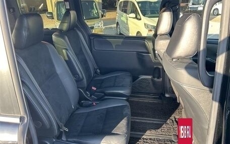 Toyota Voxy III, 2021 год, 1 950 005 рублей, 10 фотография