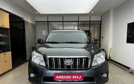Toyota Land Cruiser Prado 150 рестайлинг 2, 2011 год, 2 440 000 рублей, 2 фотография