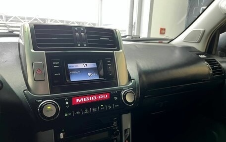 Toyota Land Cruiser Prado 150 рестайлинг 2, 2011 год, 2 440 000 рублей, 9 фотография