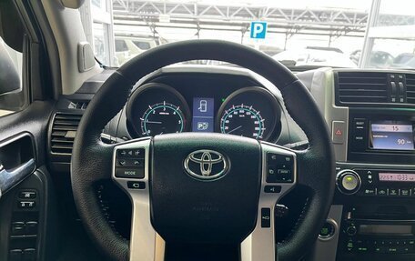 Toyota Land Cruiser Prado 150 рестайлинг 2, 2011 год, 2 440 000 рублей, 11 фотография