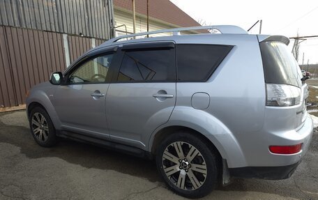 Mitsubishi Outlander III рестайлинг 3, 2008 год, 975 000 рублей, 3 фотография