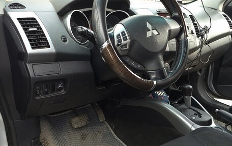 Mitsubishi Outlander III рестайлинг 3, 2008 год, 975 000 рублей, 6 фотография