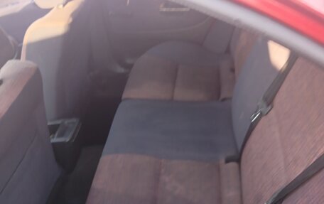 Mitsubishi Carisma I, 2000 год, 190 000 рублей, 4 фотография