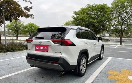 Toyota RAV4, 2021 год, 2 597 000 рублей, 7 фотография