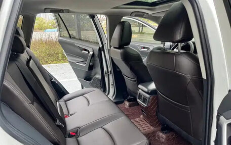 Toyota RAV4, 2021 год, 2 597 000 рублей, 14 фотография