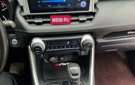 Toyota RAV4, 2021 год, 2 597 000 рублей, 12 фотография