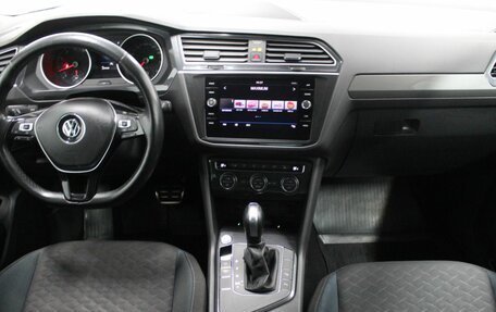 Volkswagen Tiguan II, 2019 год, 2 050 000 рублей, 16 фотография