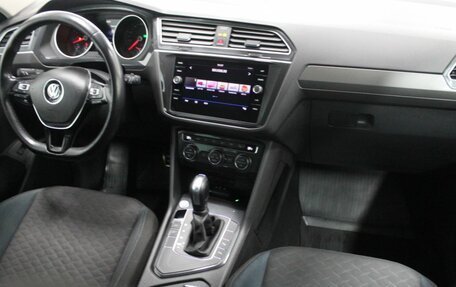 Volkswagen Tiguan II, 2019 год, 2 050 000 рублей, 15 фотография