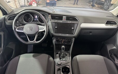 Volkswagen Tiguan II, 2021 год, 3 170 000 рублей, 18 фотография