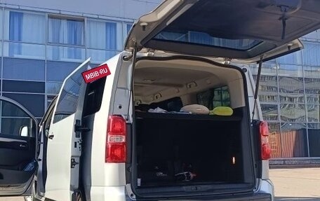 Peugeot Traveller I, 2021 год, 4 000 000 рублей, 3 фотография
