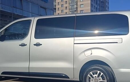 Peugeot Traveller I, 2021 год, 4 000 000 рублей, 15 фотография