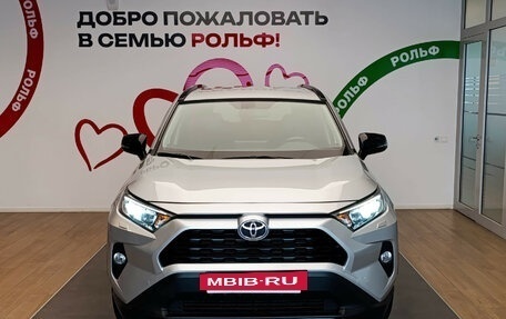 Toyota RAV4, 2021 год, 3 550 000 рублей, 2 фотография
