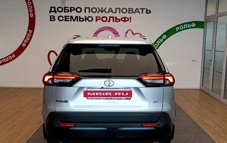 Toyota RAV4, 2021 год, 3 550 000 рублей, 5 фотография