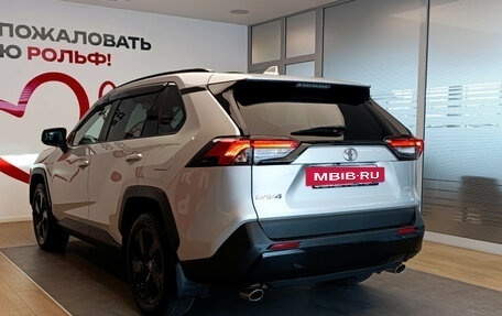 Toyota RAV4, 2021 год, 3 550 000 рублей, 6 фотография