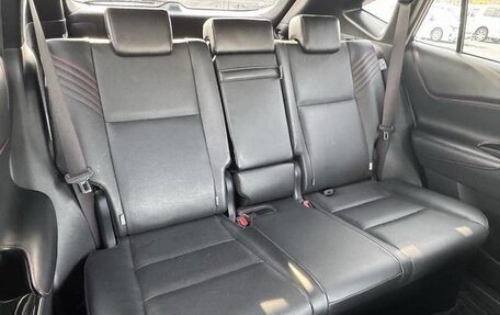 Toyota Harrier, 2020 год, 2 100 000 рублей, 17 фотография