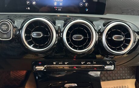 Mercedes-Benz A-Класс, 2022 год, 2 090 000 рублей, 16 фотография