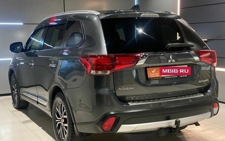 Mitsubishi Outlander III рестайлинг 3, 2017 год, 2 070 000 рублей, 3 фотография