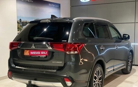 Mitsubishi Outlander III рестайлинг 3, 2017 год, 2 070 000 рублей, 5 фотография