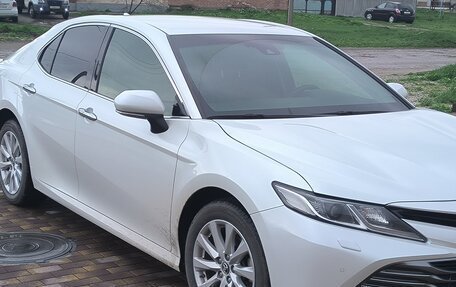 Toyota Camry, 2019 год, 2 950 000 рублей, 3 фотография