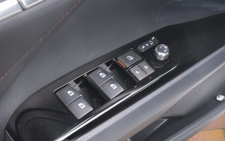 Toyota Camry, 2019 год, 2 950 000 рублей, 6 фотография