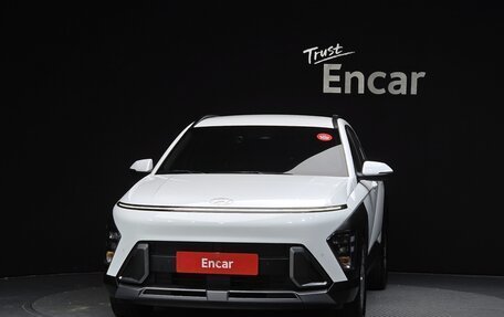 Hyundai Kona, 2023 год, 1 980 000 рублей, 2 фотография