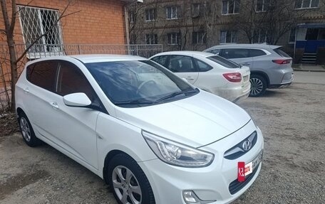 Hyundai Solaris II рестайлинг, 2013 год, 870 000 рублей, 5 фотография