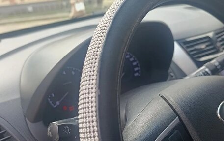 Hyundai Solaris II рестайлинг, 2013 год, 870 000 рублей, 11 фотография