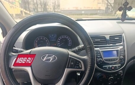 Hyundai Solaris II рестайлинг, 2013 год, 870 000 рублей, 9 фотография