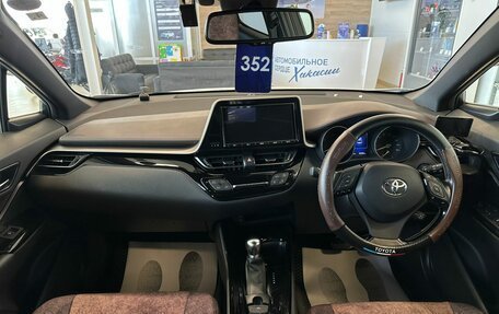 Toyota C-HR I рестайлинг, 2018 год, 2 479 000 рублей, 16 фотография