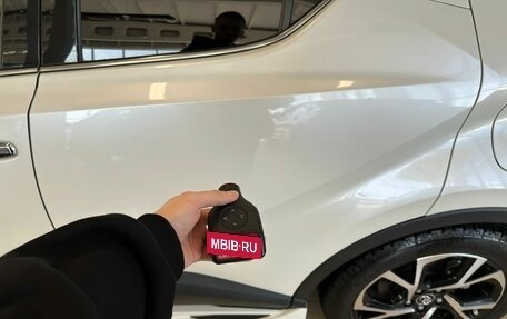 Toyota C-HR I рестайлинг, 2018 год, 2 479 000 рублей, 22 фотография