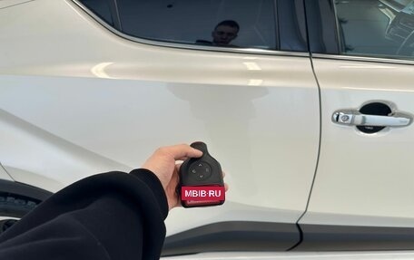 Toyota C-HR I рестайлинг, 2018 год, 2 479 000 рублей, 26 фотография