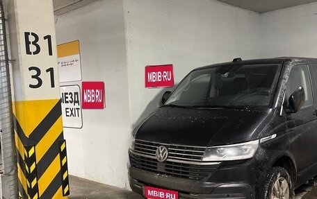 Volkswagen Multivan T6 рестайлинг, 2020 год, 4 800 000 рублей, 1 фотография