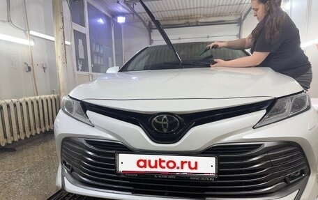 Toyota Camry, 2020 год, 3 400 000 рублей, 1 фотография
