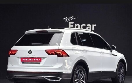 Volkswagen Tiguan II, 2023 год, 3 313 153 рублей, 2 фотография