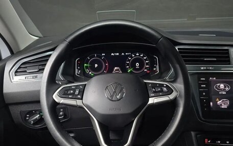 Volkswagen Tiguan II, 2023 год, 3 313 153 рублей, 13 фотография