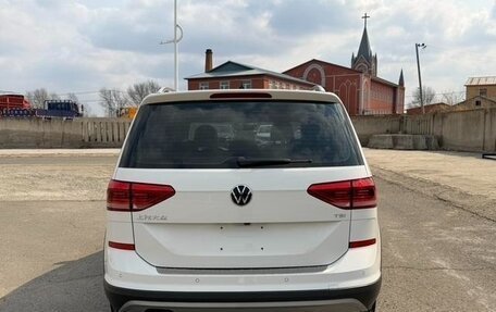 Volkswagen Touran III, 2021 год, 2 350 007 рублей, 6 фотография