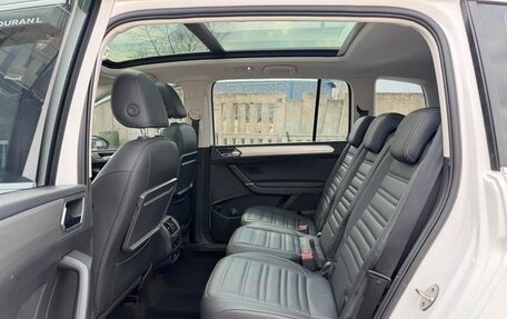 Volkswagen Touran III, 2021 год, 2 350 007 рублей, 10 фотография