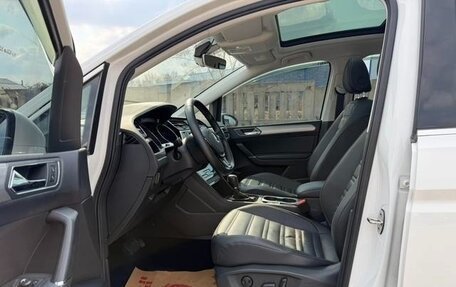 Volkswagen Touran III, 2021 год, 2 350 007 рублей, 8 фотография