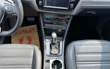 Volkswagen Touran III, 2021 год, 2 350 007 рублей, 14 фотография