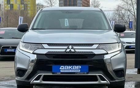 Mitsubishi Outlander III рестайлинг 3, 2018 год, 1 849 000 рублей, 2 фотография