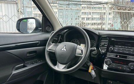 Mitsubishi Outlander III рестайлинг 3, 2018 год, 1 849 000 рублей, 10 фотография