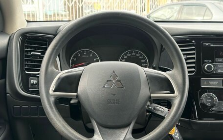 Mitsubishi Outlander III рестайлинг 3, 2018 год, 1 849 000 рублей, 16 фотография