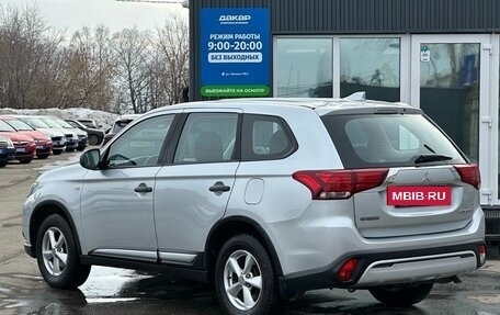 Mitsubishi Outlander III рестайлинг 3, 2018 год, 1 849 000 рублей, 4 фотография