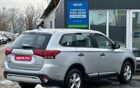 Mitsubishi Outlander III рестайлинг 3, 2018 год, 1 849 000 рублей, 6 фотография