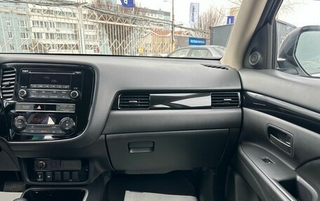 Mitsubishi Outlander III рестайлинг 3, 2018 год, 1 849 000 рублей, 21 фотография