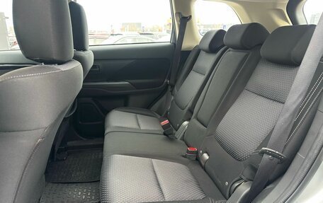 Mitsubishi Outlander III рестайлинг 3, 2018 год, 1 849 000 рублей, 24 фотография