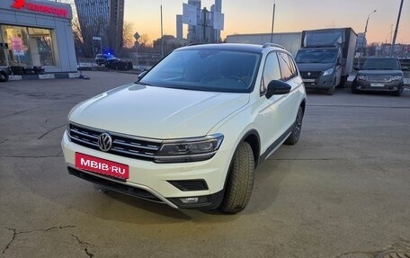 Volkswagen Tiguan II, 2019 год, 2 550 000 рублей, 2 фотография