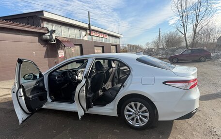 Toyota Camry, 2020 год, 3 400 000 рублей, 7 фотография