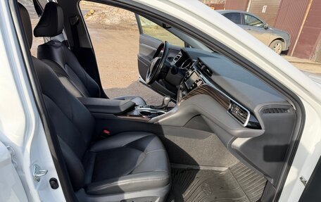 Toyota Camry, 2020 год, 3 400 000 рублей, 16 фотография