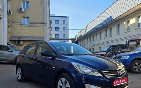Hyundai Solaris II рестайлинг, 2015 год, 1 050 000 рублей, 1 фотография